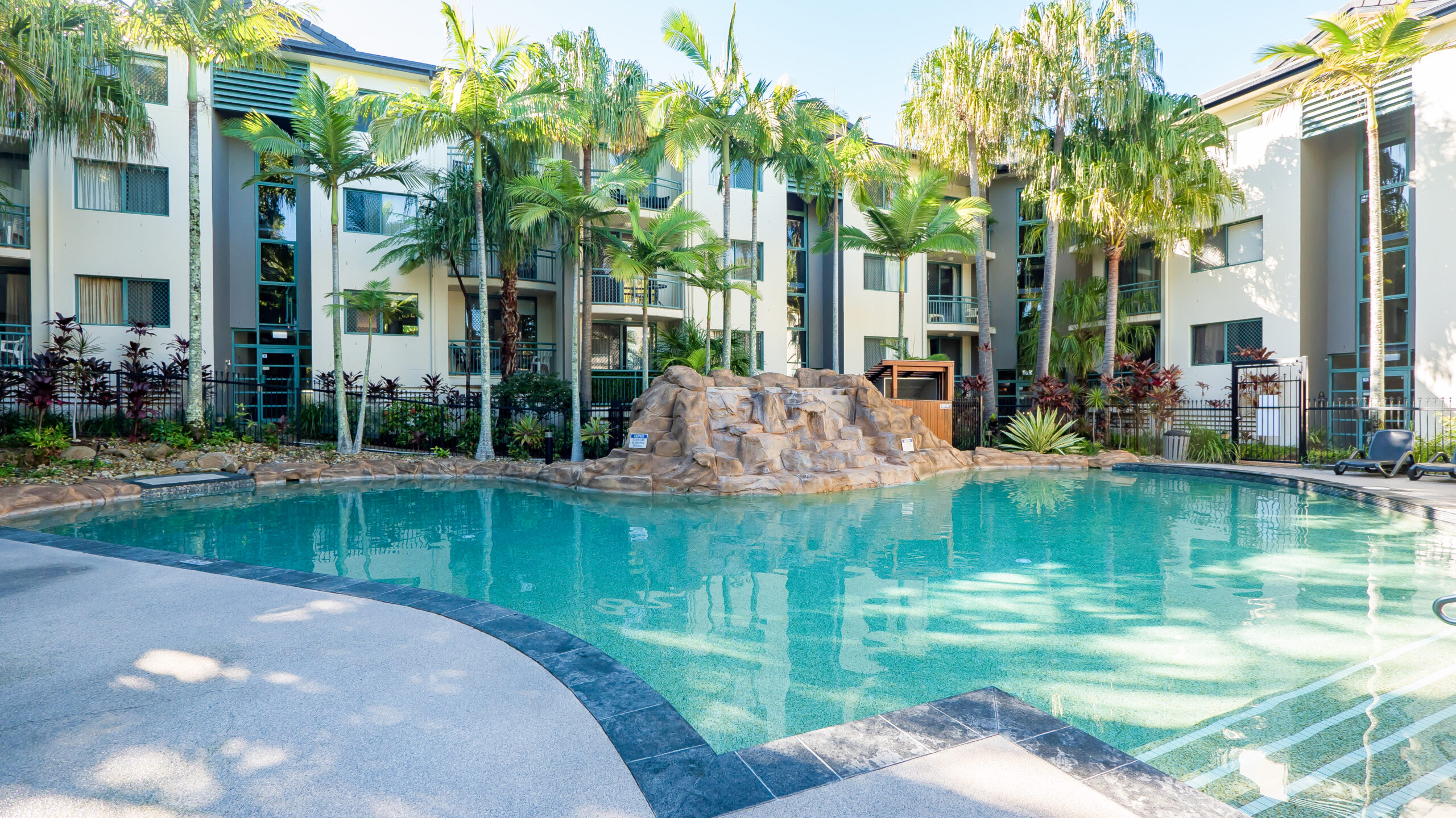 Currumbin Sands Holiday Apartments