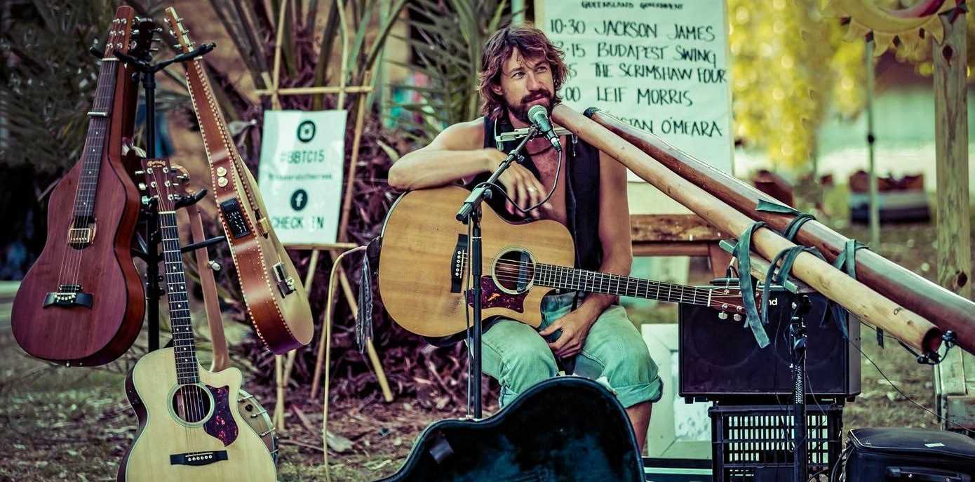 Buskers By The Creek Currumbin